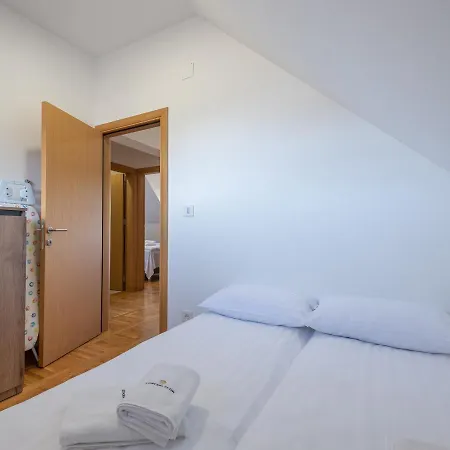 Vila Velika Recepcija 10 *